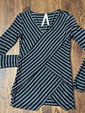 Mystree Womens Top Small Black Gray Stripe Wrap Long Sleeve Stretch